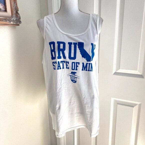 Fruit of the Loom UCLA Bruins The Den School Spirit Tank Size Large Unisex - Picture 1 of 4